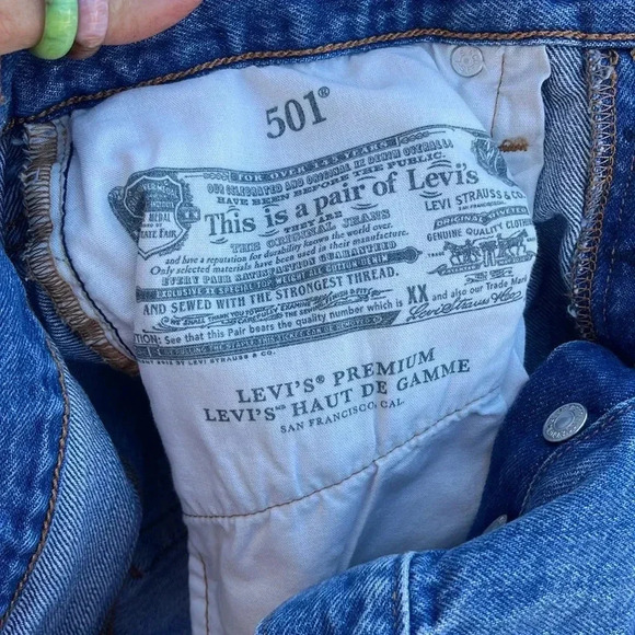 Levi's 501 Premium Women's Distressed Denim Cutoff Jean Shorts 28‎ Hi Waist - Picture 8 of 11